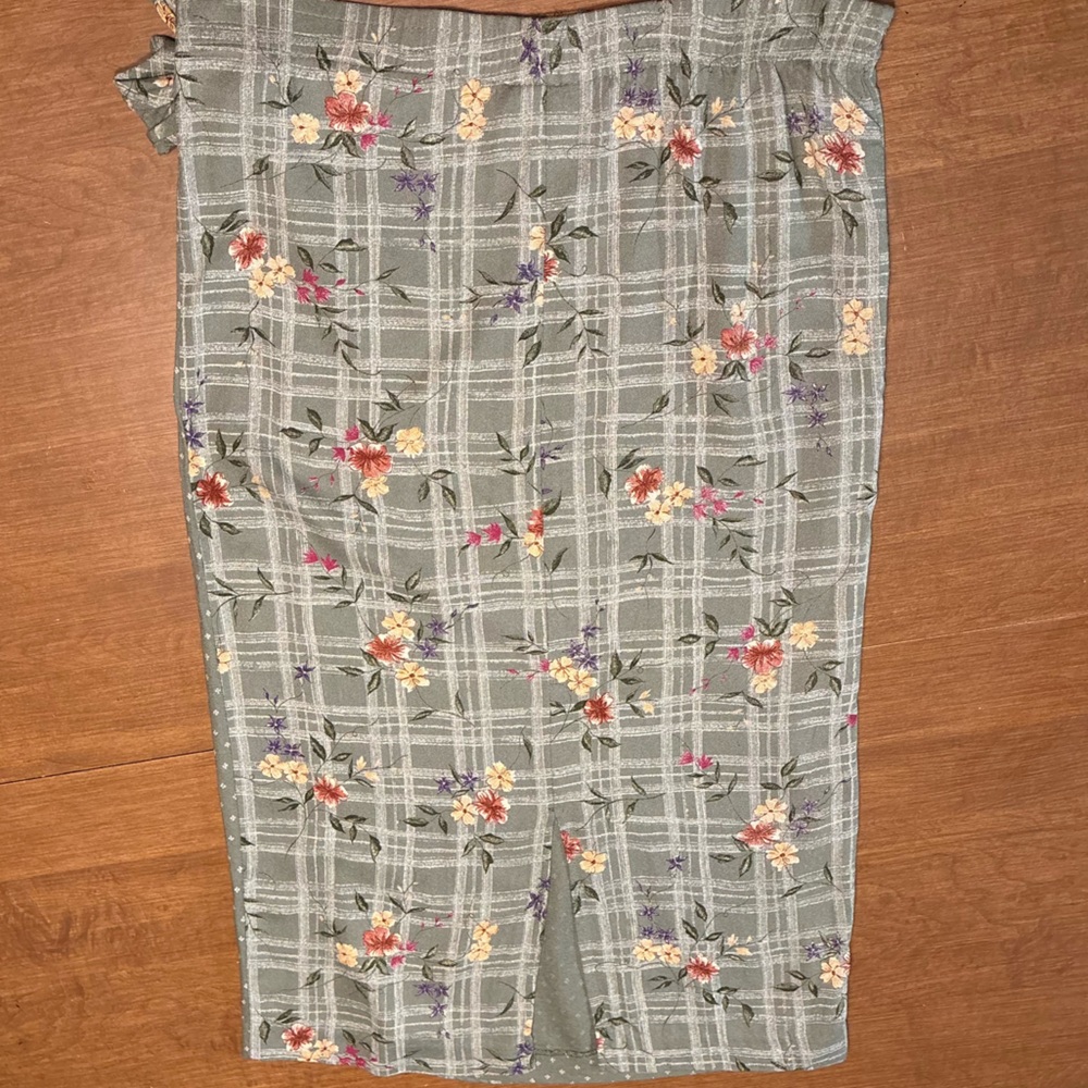 90s wrap skirt, floral and plaid size small - Picture 3 of 9